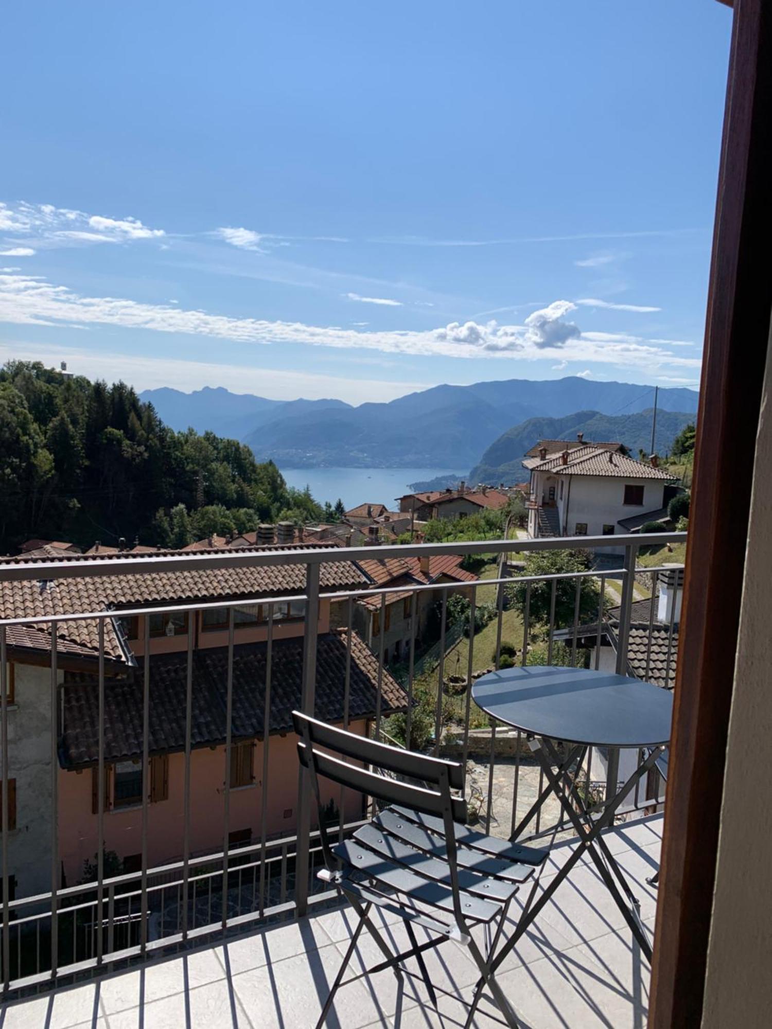 Casa Savina - Stupenda Vista Lago E Monti Plesio Exteriör bild
